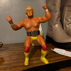 Vintage 1980s hulk hogan action figure
